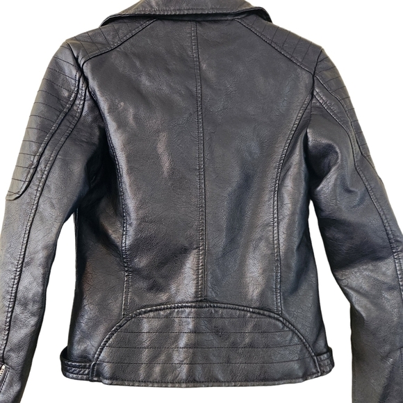 Ardene black long-sleeve zip-up faux leather moto grungecore collared jacket - Picture 10 of 14